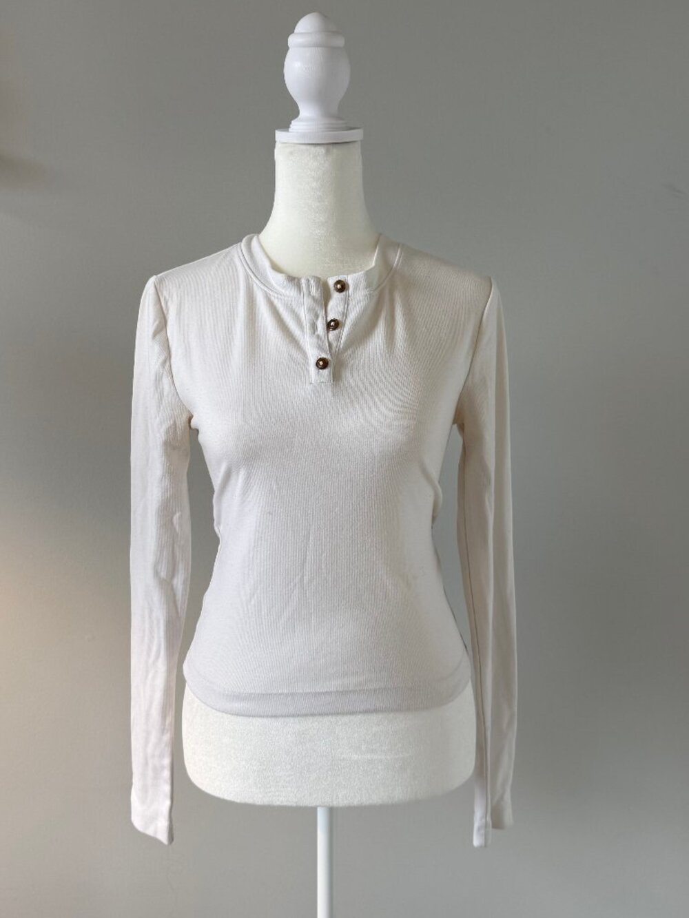 Forever 21 white button up long sleeve blouse